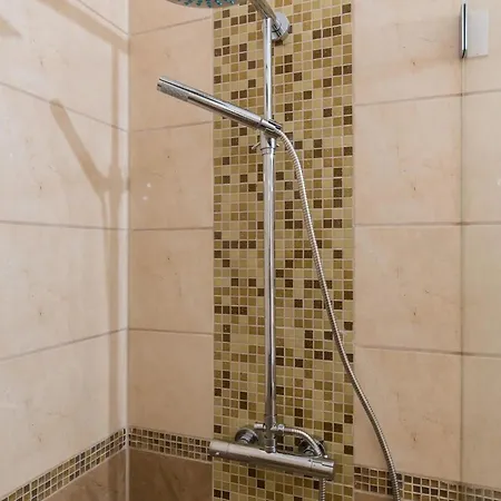 Διαμέρισμα Feel Like In The Center Up To 5 Guests