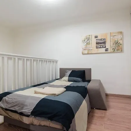 Feel Like In The Center Up To 5 Guests Διαμέρισμα *